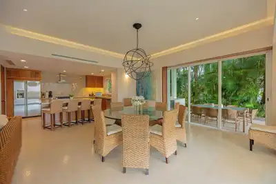 Image de Very Peaceful GroundFloor doublesize Pool & 6 Seat GolfCart @Inside PuntaMita