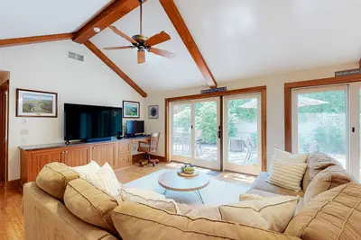 Image de Mews Village Villa | House in Mashpee