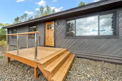 Image de Modern Cozy Cabin with view of Tamarack 5 minutes to lake and ski resort
