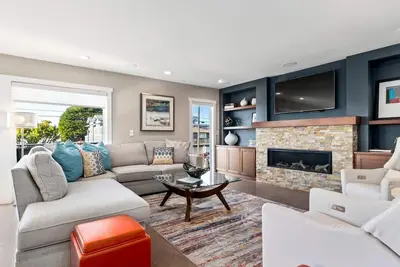 Image de Oceanview Retreat with Hot Tub