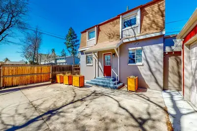 Charming Retreat - Central Location - Dog-Friendly