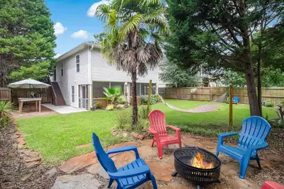 Image de Wonderful Dog Friendly Beach House w/ Fenced in Back Yard and Amazing Game Room
