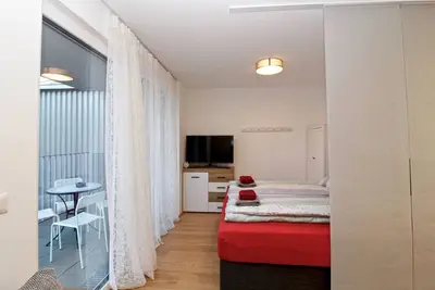 Image de Pool - Balcony - Garage - Studio with all Benefits\n