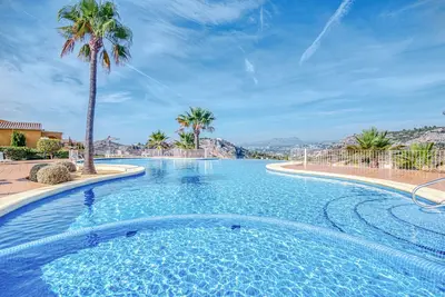 Appartement 'La Cumbre' avec vue sur les montagnes, piscine partagée et climatisation