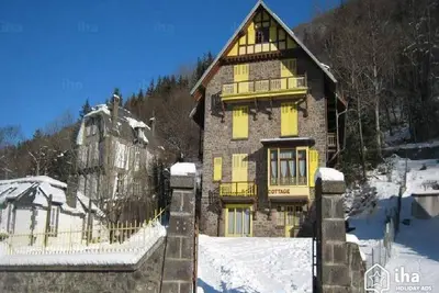 Image de Appartement 'Apt Capacité 2 À 5 Personnes' avec vue sur montagne et balcon