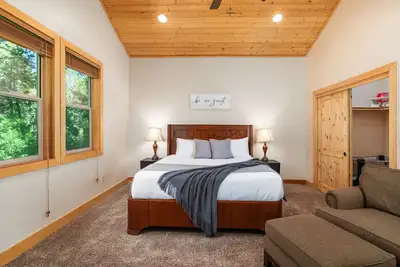 Image de Welcome to the Refuge at Shaver Lake, the perfect haven for your mountain getaway