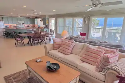 Image de Faye DoDo - Beachfront - Island Realty