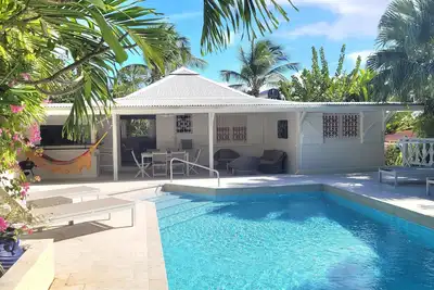 Image de Location Villa pour 4 personnes avec piscine à Saint-François en bord de plage