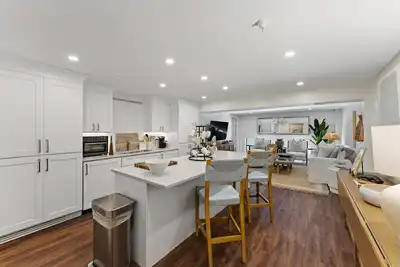 Image de Palm Beach Perfection: 2 Bedrooms, 2 Baths- Best Location
