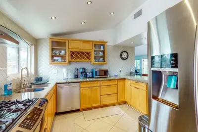 Image de Renovated home with covered patio & central Ac