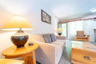 Image de Country Club Apartment with Loads of Amenities\n