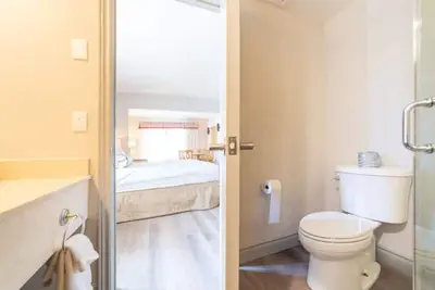 Image de Country Club Studio with Loads of Amenities\n