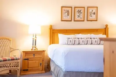 Image de Modern Country Club Townhome w/ Loads of Amenities\n