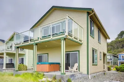 Image de Gold Beach Retreat: Private Hot Tub + Ocean Views!