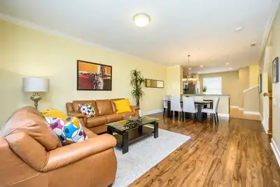 Image de New Modern Townhome, Near The Parks - 4030
