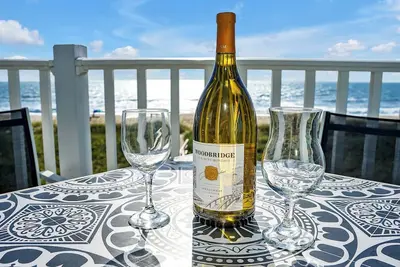 Image de Get Salty! - Front Row Beach Front Condo
