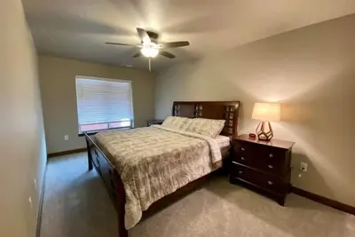 Image de Spacious new construction minutes from Iowa City\n
