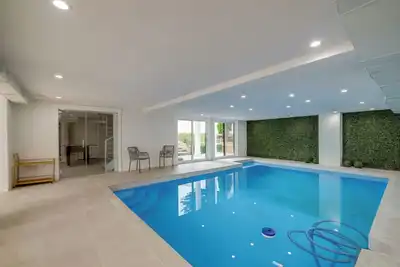 Sleek Arlington Getaway < 4 Mi to National Mall!