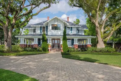 Image de Historic Hollingsworth House in Dwntwn Lkld. Lake Front, Pool, Mini Golf!