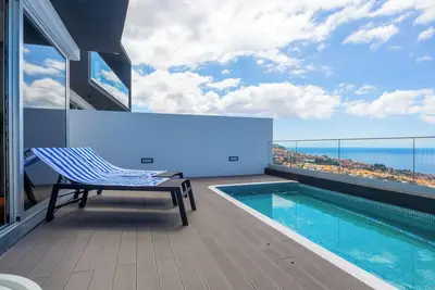 Casa com Vista Fabulosa Sobre a Baía do Funchal, a 5mt