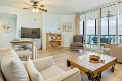 Image de Pensacola Condo Rental w/ Beach Club & Pool Access