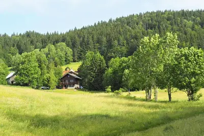Image de Chalet entier nature, vue exceptionnelle, proche village, en bord de forĂŞt.
