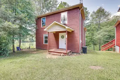 Image de Double Springs Cabin Stay w/ Deck + Shared Dock!