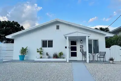 Image de Key West Home on Deep Water Canal with Pool on Key Haven Road, Fisherman's Dream