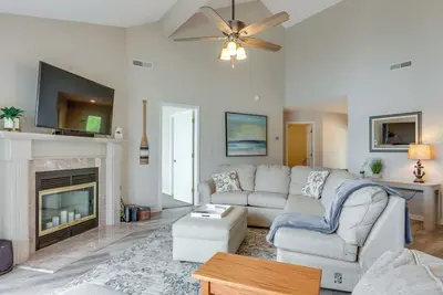 Image de Lakefront Ozark Getaway w/ Views + Community Perks