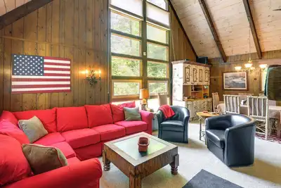 Image de West Dover Home - Steps to Mount Snow Resort!