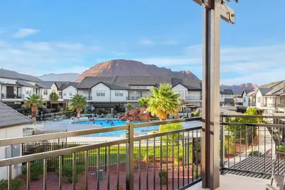 Image de Ocotillo Springs 16 | Private Hot Tub | Community Pool | Sleeps 10