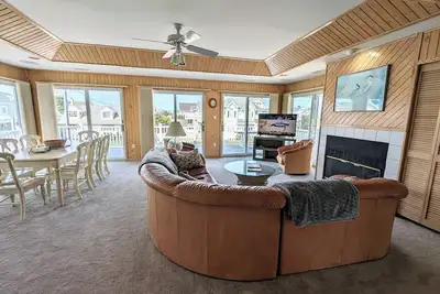 Image de 5th Home from Beach: Relaxing Family Stay w/ 5 bedroom, 3. 5 bath, & L2 Ev Charge