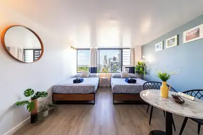 Private studio in Waikiki! Max 4/Condo has Pool!