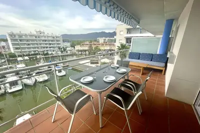 Image de P323. Grande terrasse, climatisé, piscine et parking privé