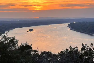 Image de Panoramic View of Lake Marble Falls- 4brm/10 acres
