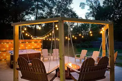 Image de Hot Tub | Game Room | Indoor Playground| Sleep 16