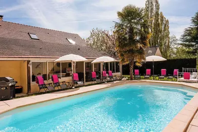 Image de Villa 4 épis, piscine chauffée privée, 12 pers. 6 Ch, 3 Salles de bain, 200M²