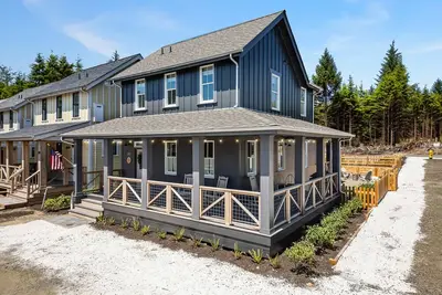 Image de New* Seabrook's Grove Cottage: Dog Friendly, Hot Tub!