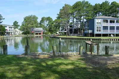 Image de Kingslanding-Canal Front with Boat Dock!