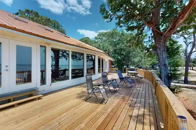 Image de Exquisite Waterfront Home, Dog-Friendly, Game Room