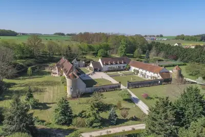 Image de Magnifique Domaine de Caractère en Pleine Nature
