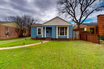 Image de Renovated Home - Large Yard - Dog-Friendly
