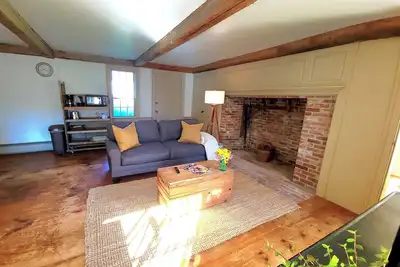 Image de Centrally located MidCoast country farmhouse suite, just 20 minutes to Route 1!