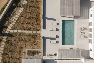 Image de Villas de luxe avec vue magnifique sur la piscine! Taille familiale!