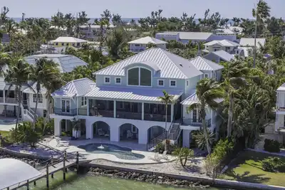 Life Changing Views from this Luxury 3 Bedroom Bayfront Home!