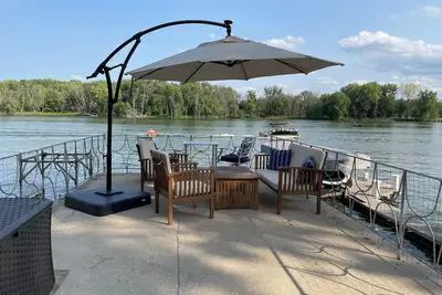 Image de Eagle's Landing on the Rock River, Pontoon available to rent