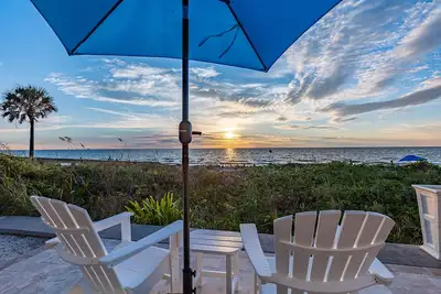Image de Beachfront 3 Bdrm/2. 5 Bth, Private Beach Access, Patio, Balcony, 3 Steps to Sand
