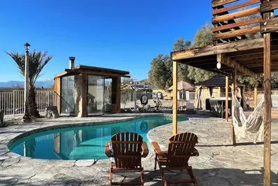 Image de Private ranch getaway perfect for stargazing, relaxing by pool, going in spa.