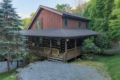 Close to Sugar Mt, Banner Elk, Beech Mt, Boone, and Blowing Rock Great Location!