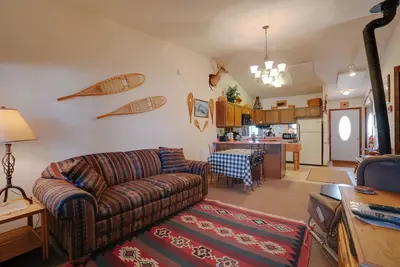 Image de Condo with Hot Tub and Resort Shuttle Access